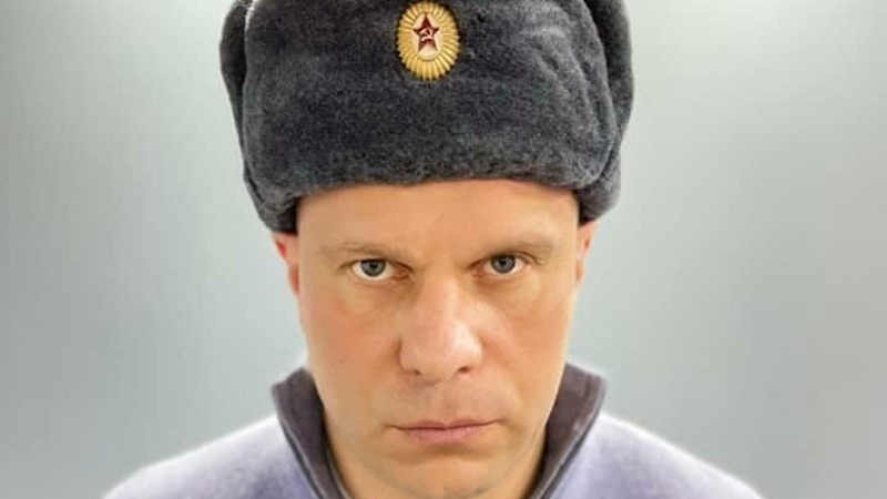 Депутат Рады надел шапку с красной звездой и обратился к нацистам