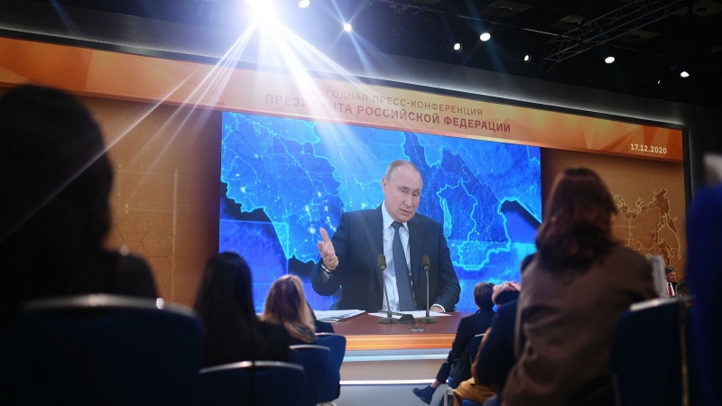Путин пообещал наращивать поддержку Донбасса