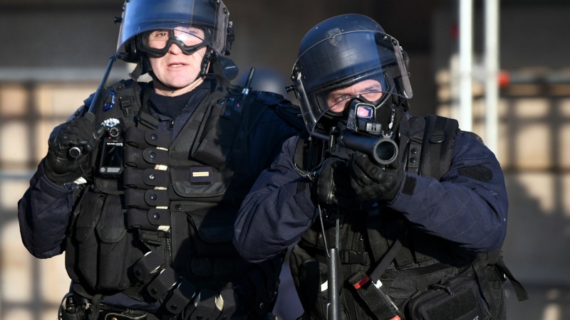 Стали известны подробности ЧП во Франции, где мужчина застрелил жандармов