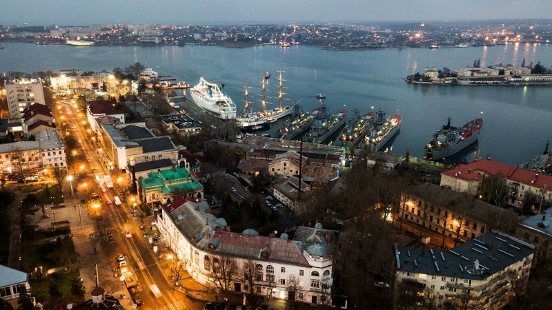 Украина наложила арест на 32 судна за заходы в крымские порты