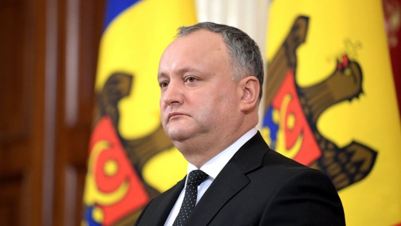 «Нарушает Конституцию»: Додон обвинил нового президента Молдавии в узурпации власти