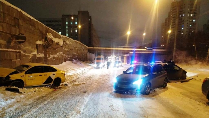 Пьяный водитель «Яндекс.Такси» устроил тройное ДТП (ФОТО)