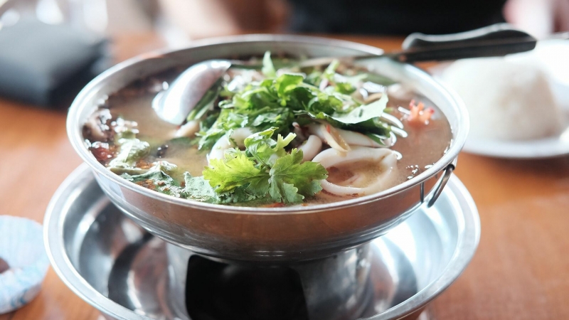 В Таиланде в ресторане 45 лет непрерывно готовят мясное рагу