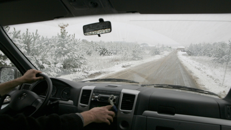 Аудиосервис рассказал, какие песни россияне слушали зимой в дороге