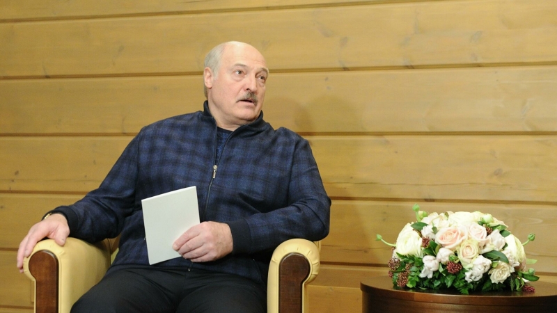 Лукашенко надеется возобновить автомобильное сообщение с Россией к лету