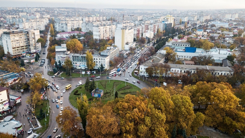 Названы самые популярные города России для путешествий весной