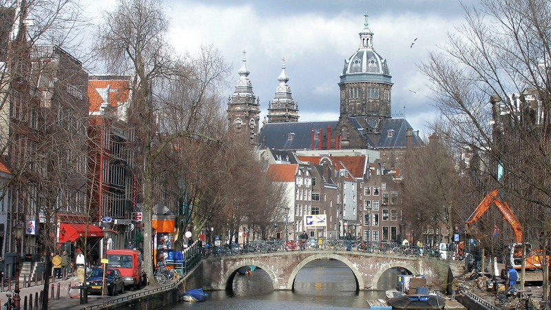 Суд в Гааге постановил отменить комендантский час в Нидерландах