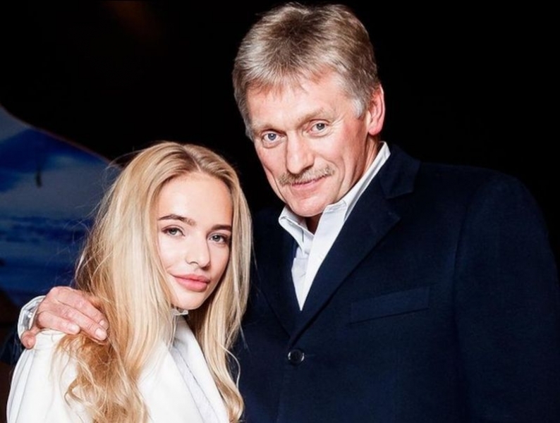 Дочь Дмитрия Пескова написала трогательную песню об отце 