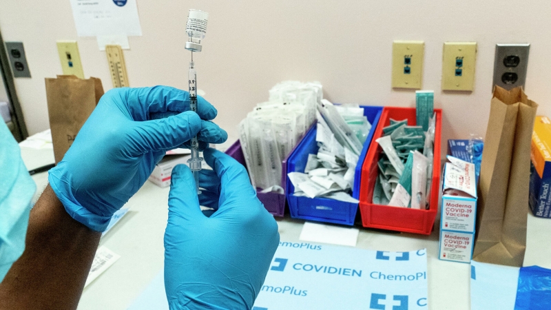 Исследование: вакцина Pfizer нейтрализует бразильский штамм COVID-19