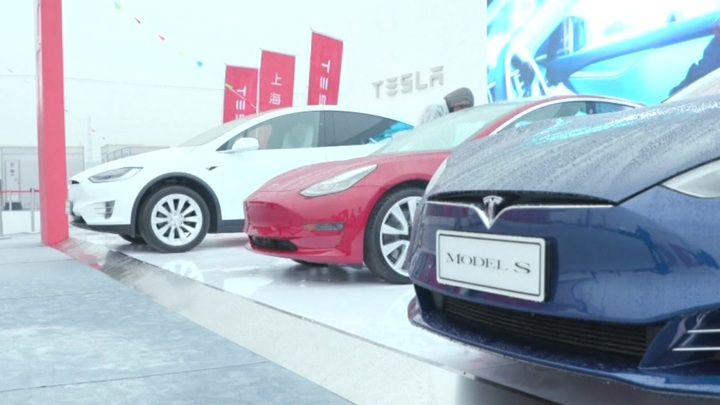 Маск: электромобили Tesla теперь можно купить за биткоины