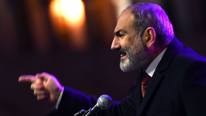 Премьер Армении Пашинян подаст в апреле в отставку