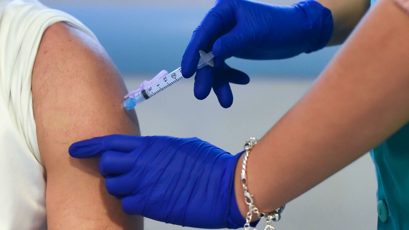 Россия не планирует требовать сертификаты о прививке от COVID-19 для визы