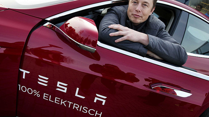 Сменил должность: Маск назначил себя "технокоролём" Tesla
