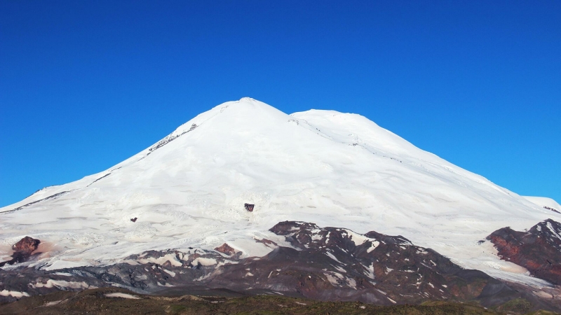 Спасатели нашли тело пропавшего на Эльбрусе альпиниста