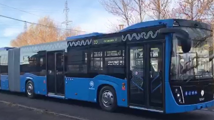 В Москве испытают первый в России электробус-"гармошку"