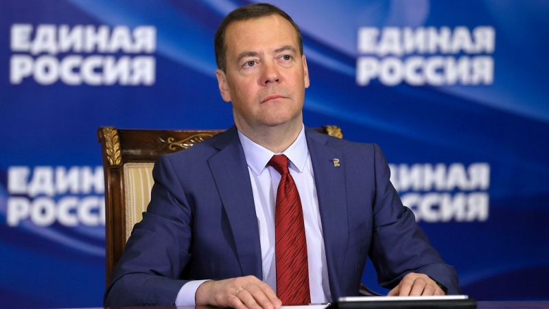 Медведев заявил об искусственном усугублении конфликта на востоке Украины
