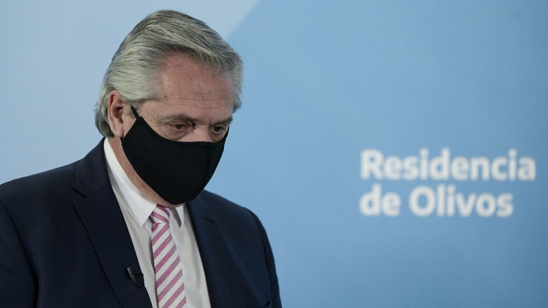 Президент Аргентины, заболевший COVID-19, вернется к работе 15 апреля