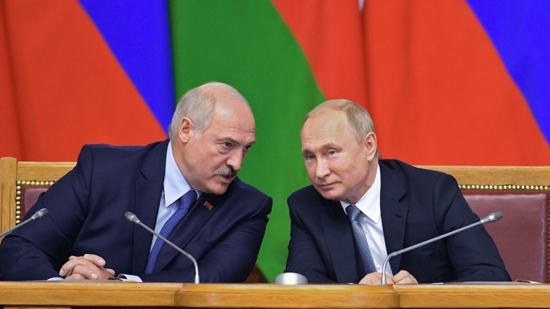 Путин и Лукашенко обсудили двусторонние отношения и ситуацию в Карабахе