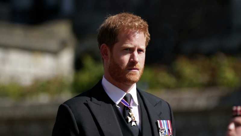 СМИ: принц Гарри пообщался с братом и отцом вскоре после похорон деда