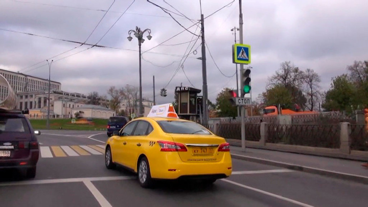 Заработок водителей "Яндекс.Такси" вырос в 2020 году