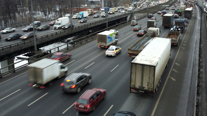 Москва отложила ограничения для небольших грузовиков