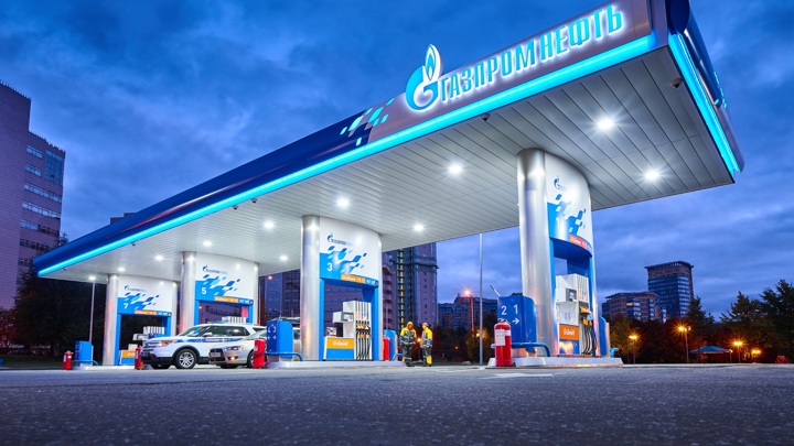 "Газпром нефть" зарегистрировала визуальный образ АЗС для борьбы с клонами
