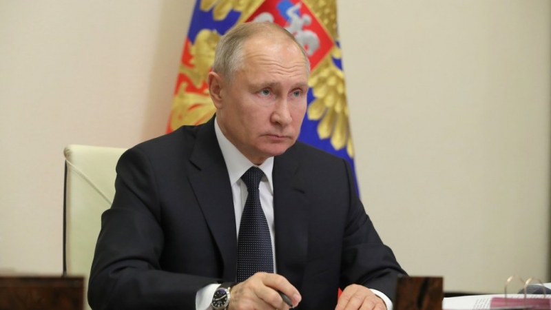 Путин недоволен задержками в выполнении программы космической отрасли