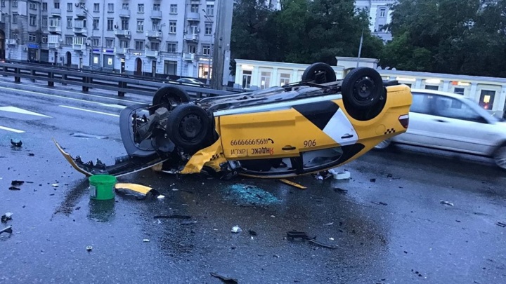 В Москве снизилось число смертельных аварий с участием такси