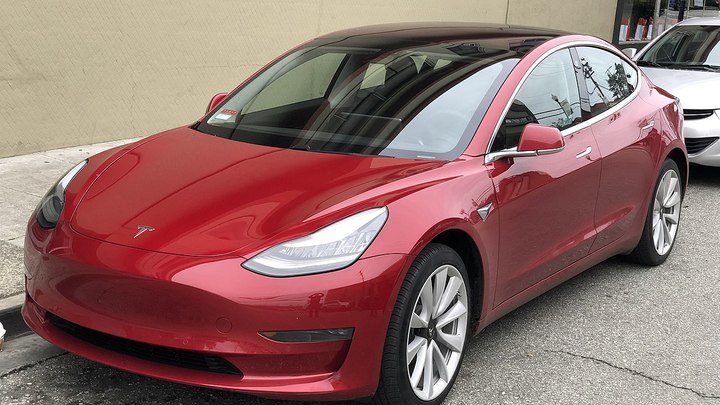 Tesla с пробегом продаются дороже новых