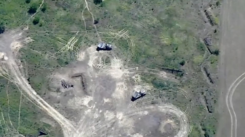 ВСУ с помощью гаубиц М777 спалили три российских «Града» (видео)