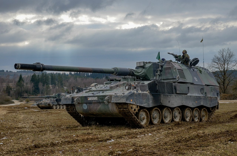 Министерство обороны Украины впервые показало в действии немецкую гаубицу Panzerhaubitze 2000
