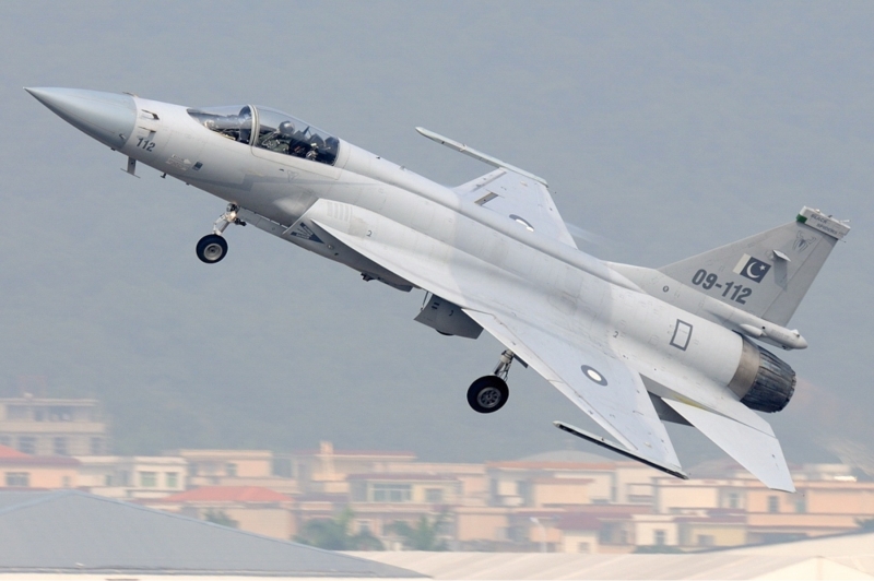 Аргентина рассматривает к покупке индийские истребители Tejas и китайско-пакистанские JF-16 Thunder