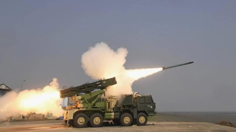 Китай на учения возле Тайваня впервые использует дальнобойную артиллерию и запустит гиперзвуковую ракету DF-17 «Убийца авианосцев»