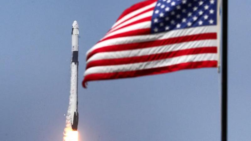 SpaceX получит $1,4 млрд на пять миссий по доставке астронавтов на Международную космическую станцию