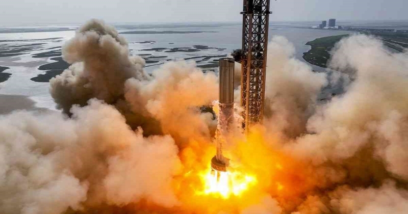 SpaceX выполнила огневое испытание 11 двигателей самой мощной в мире ракеты Super Heavy, которая отправит на Марс корабль Starship