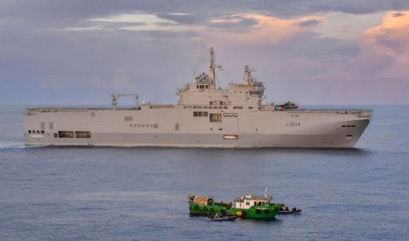 Французский вертолётоносец FS Tonnerre перехватил корабль с 4600 кг кокаина на сумму $158 000 000