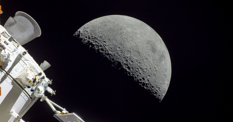 Космический корабль Orion сфотографировал Луну на экшн-камеру GoPro Hero 4 Black