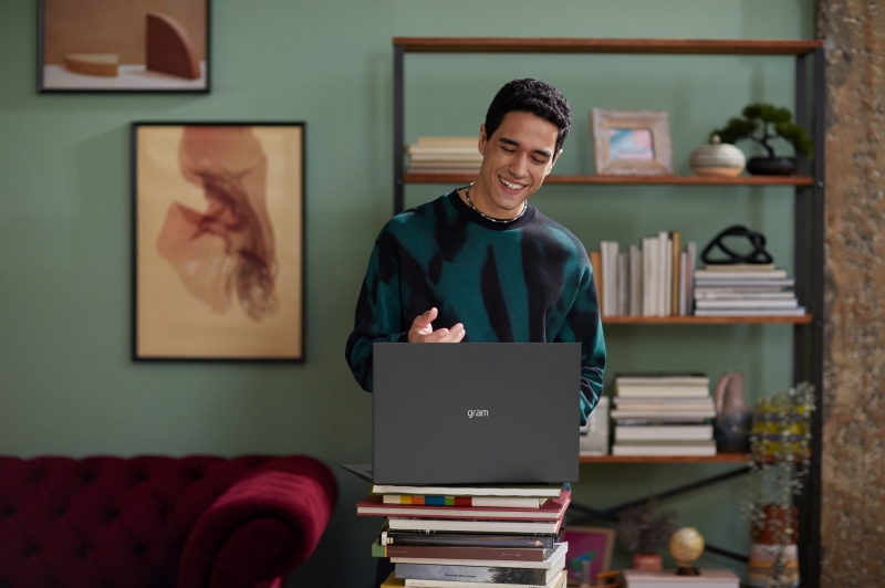 LG представила лёгкие ноутбуки Gram Style и Gram Ultraslim с процессорами Intel Raptor Lake и графикой Iris Xe