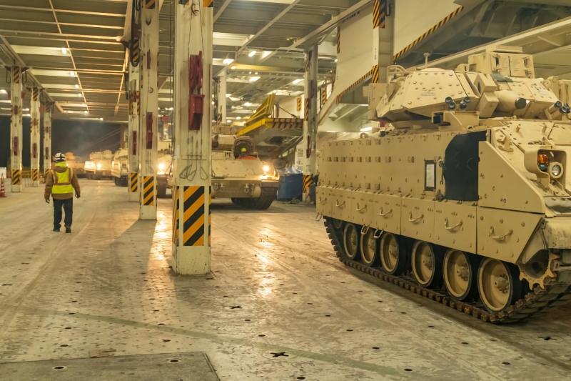 США отправили первую партию боевых машин пехоты M2 Bradley в Украину