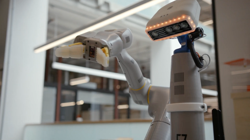 Alphabet закрывает проект домашних роботов, которые умеют проносить вещи и играть в пинг-понг