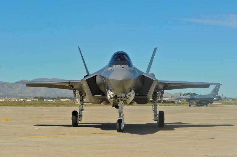 General Electric начала проектные работы по созданию серийного варианта адаптивного двигателя XA100 для истребителя F-35