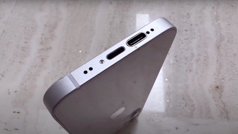 Зачем выбирать? Энтузиаст сделал iPhone с двумя разъемами — Lightning и USB-C