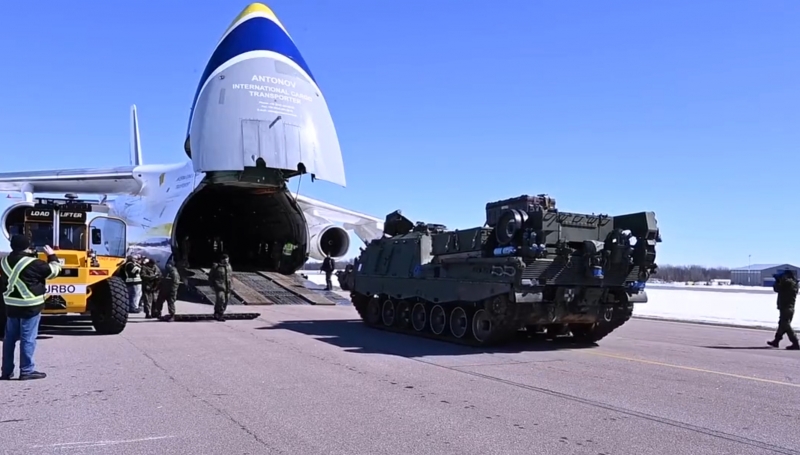 Минобороны Канады показало отправку в Украину бронированных машин Bergepanzer 3 (видео)