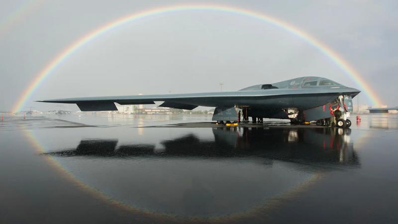 Ядерный бомбардировщик B-2A Spirit неожиданно появился на Гавайях
