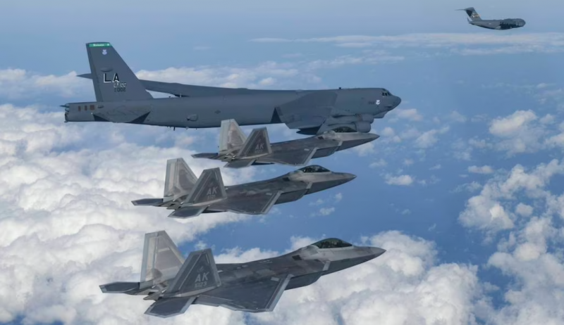 США вновь отправили в Южную Корею бомбардировщики B-52H Stratofortress перед возможными испытаниями ядерного оружия в КНДР