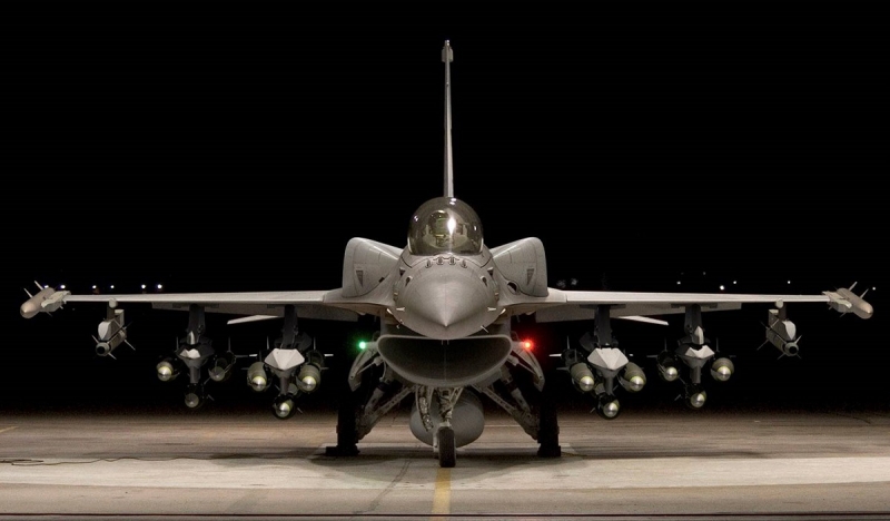 Lockheed Martin хочет продать Колумбии 24 модернизированных истребителя F-16 Viper с ракетами AGM-154 JSOW и AGM-84E Harpoon за $4,6 млрд