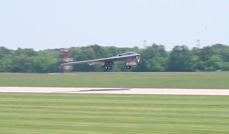 ВВС США опубликовали видео первого полёта ядерного бомбардировщика B-2 Spirit после почти полугодичной паузы