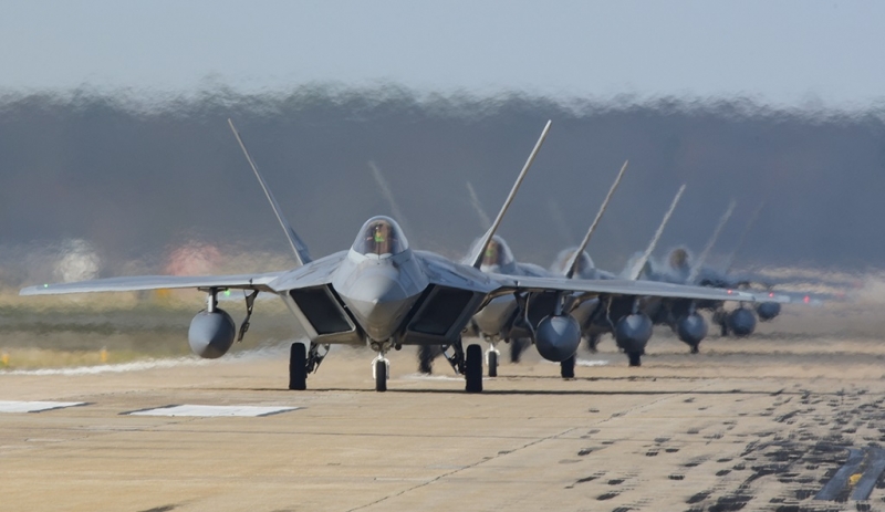 SCAS хочет сохранить 33 истребителя F-22 Raptor и не позволяет ВВС США вывести из эксплуатации старые самолёты Block 20