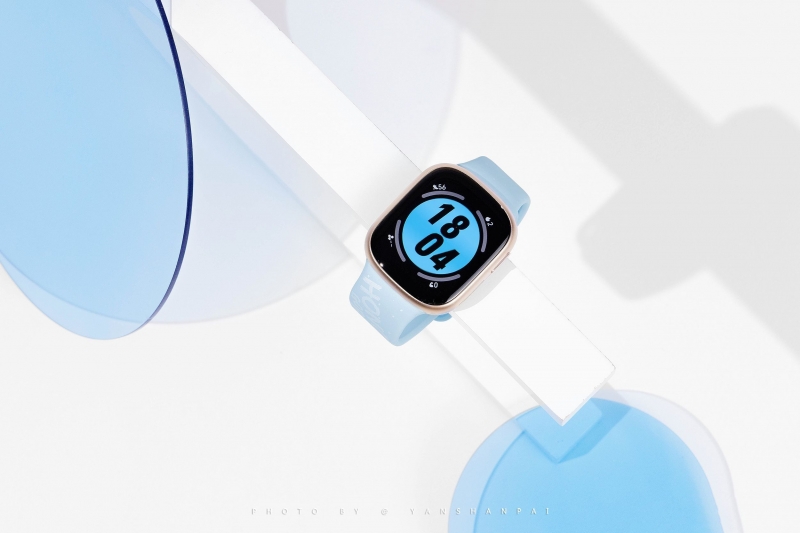 Копия Apple Watch: в интернете появились живые фотографии Honor Watch 4