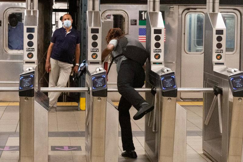 Нью-Йоркский метрополитен использует искусственный интеллект для отслеживания безбилетных пассажиров